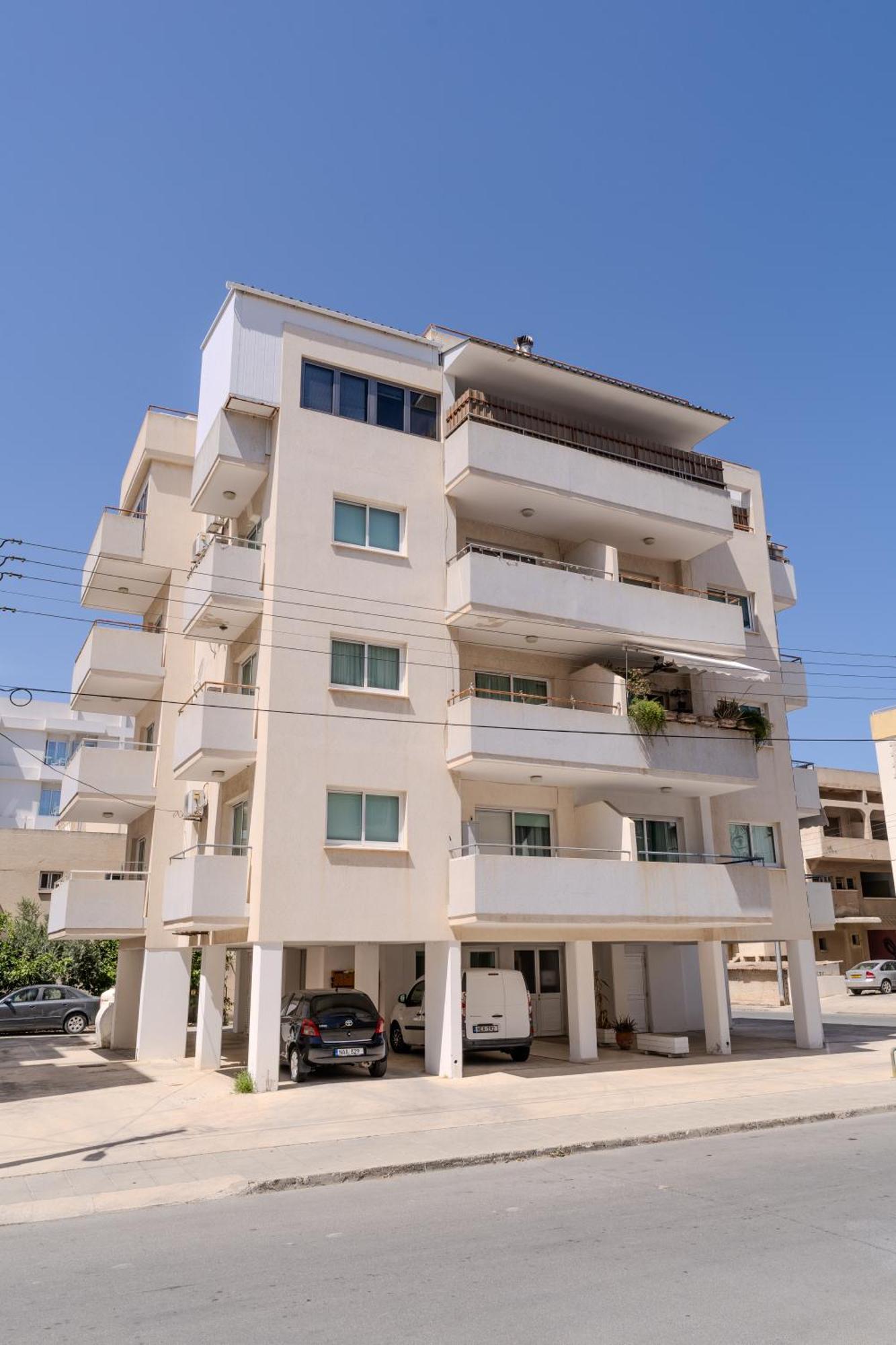 Helios Mackenzie One Bedroom Flat Ларнака Екстериор снимка